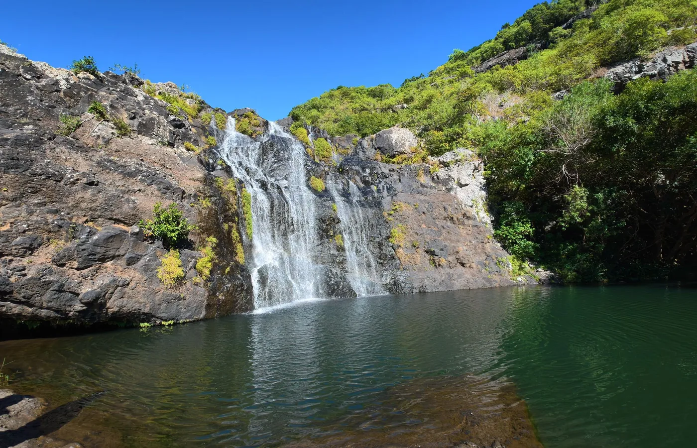 Mauritius Submarine Tour: Dive 35m Deep Under the Sea