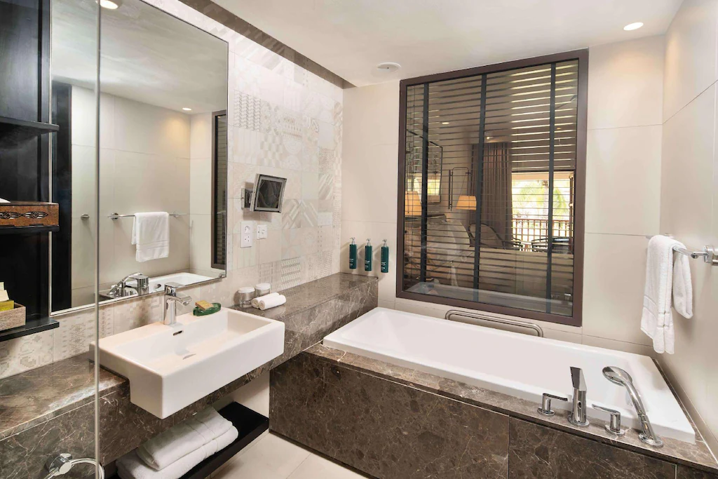 Accessible Rooms Bathtub