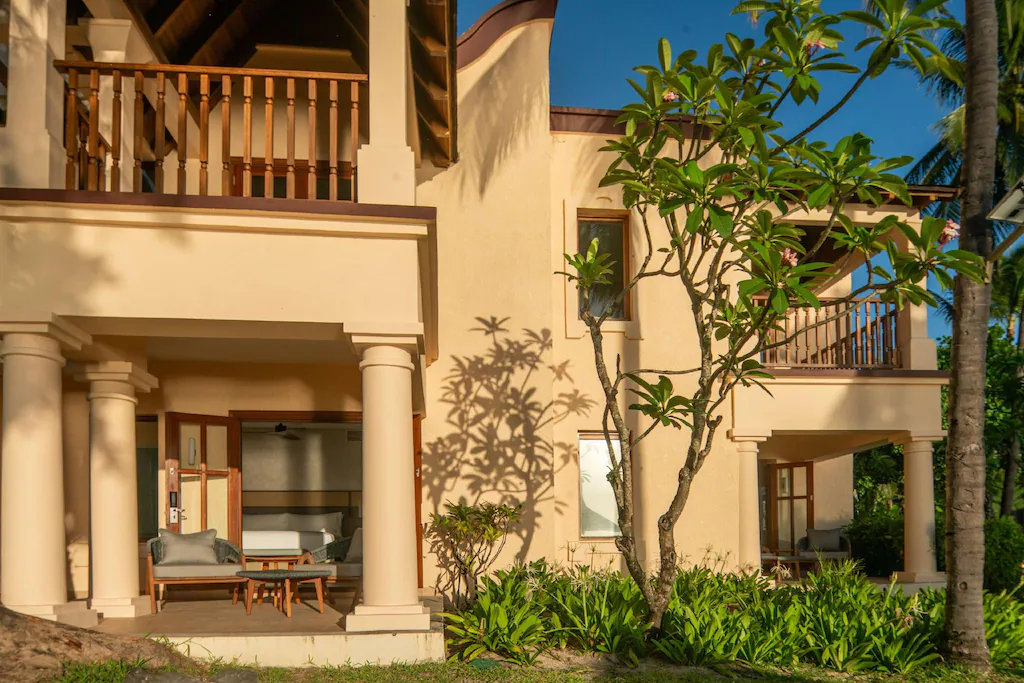 Beachfront Villas outside