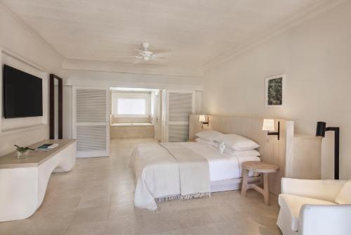 Classic Junior Suite Bedroom2
