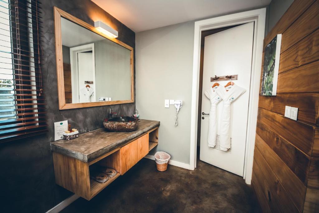 Deluxe Chalet Bathtub
