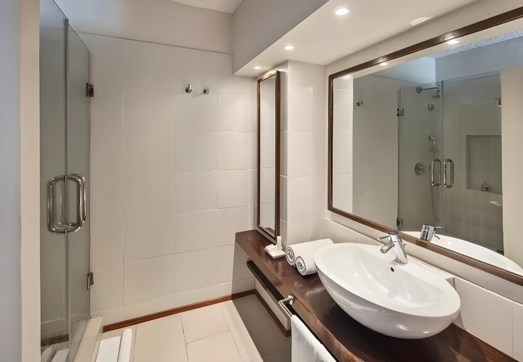 Deluxe Rooms Bathtub