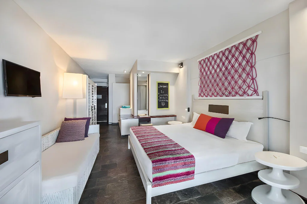 Deluxe Rooms Bed