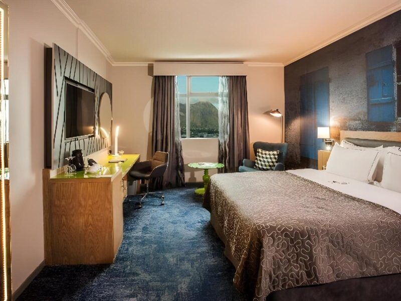 Deluxe Rooms bed
