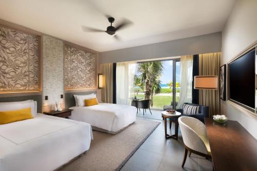 Deluxe Rooms bed