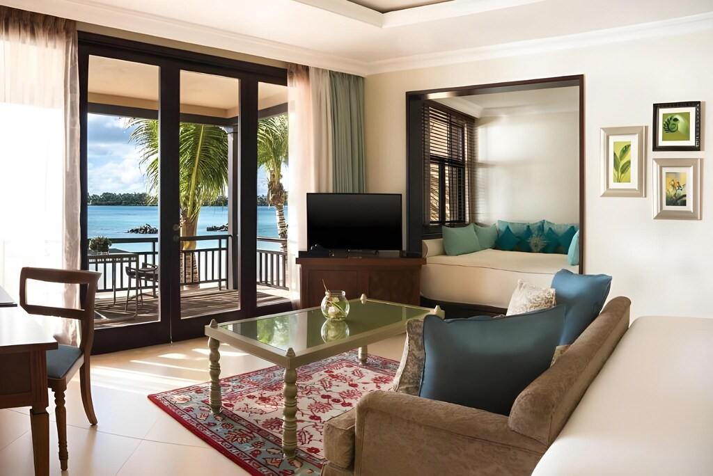 Deluxe Suites Balcony2