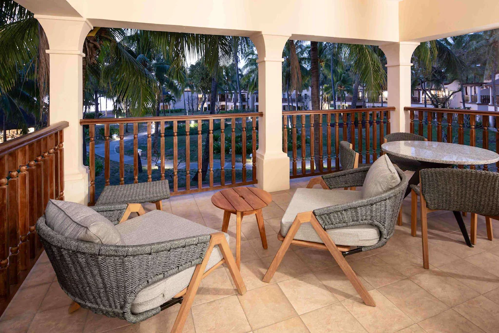 Family Rooms Balcony2