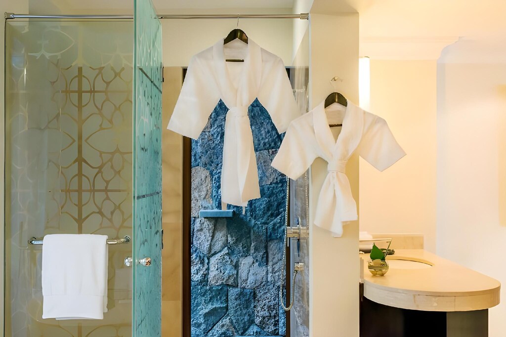 Family Rooms shower