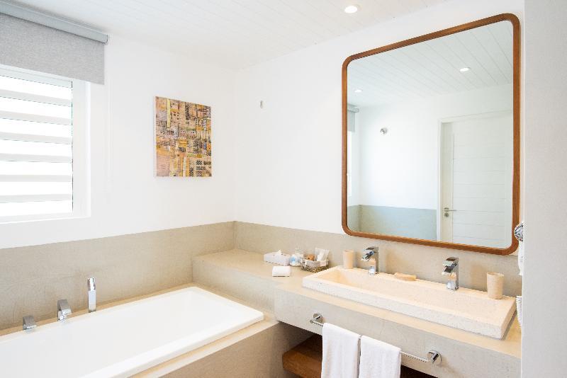 Garden View Rooms Mirror