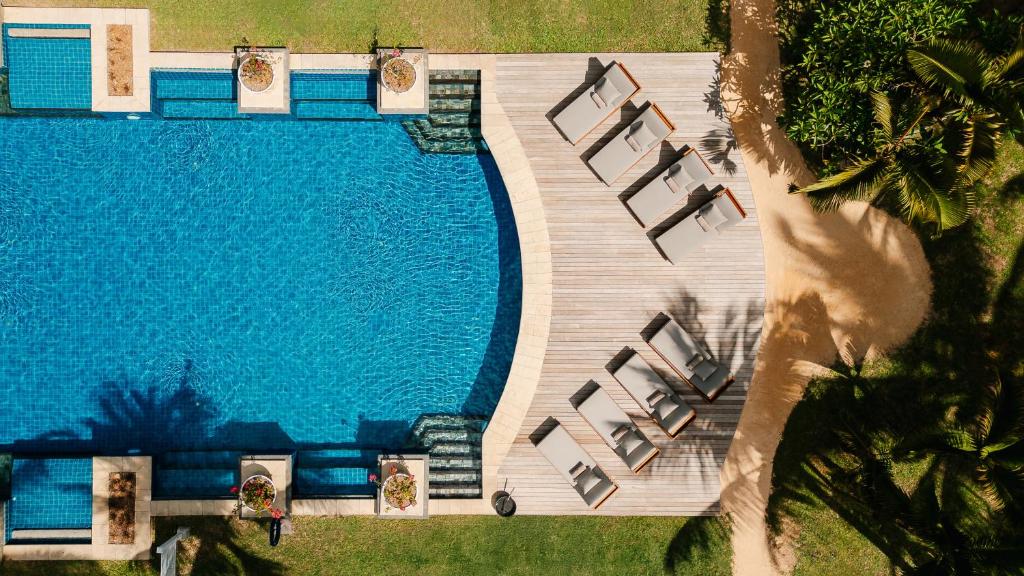 Heritage Junior Suite pool3
