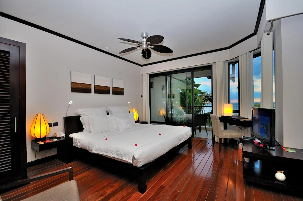 Junior Suite Besroom