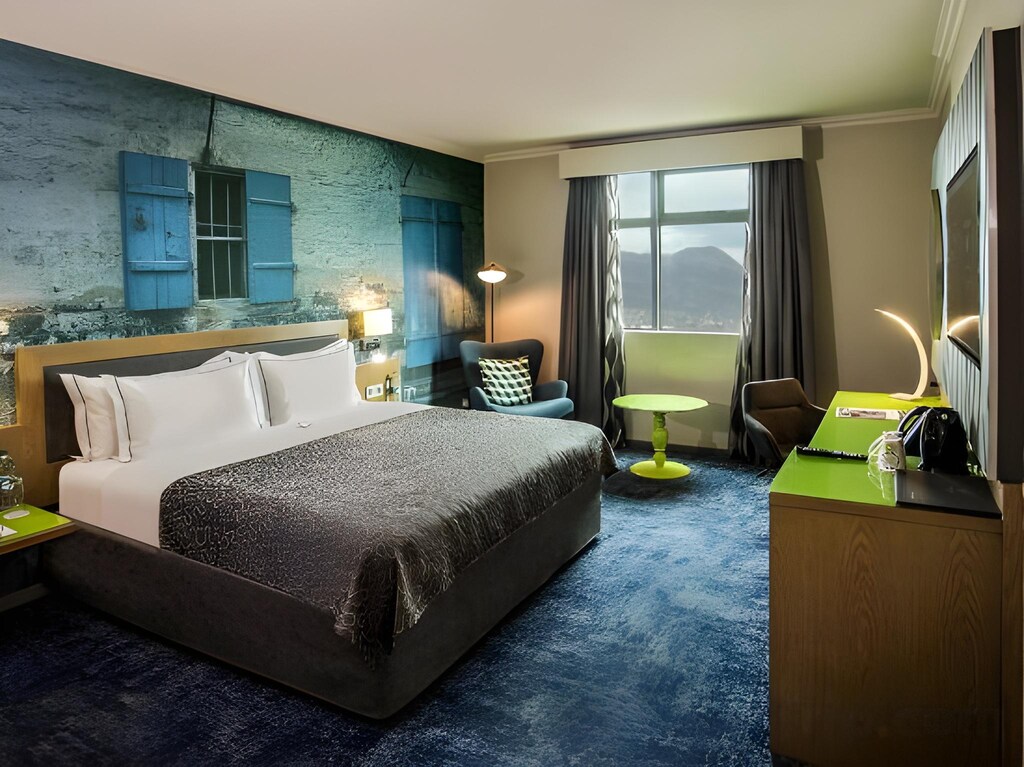 Junior Suites Bed