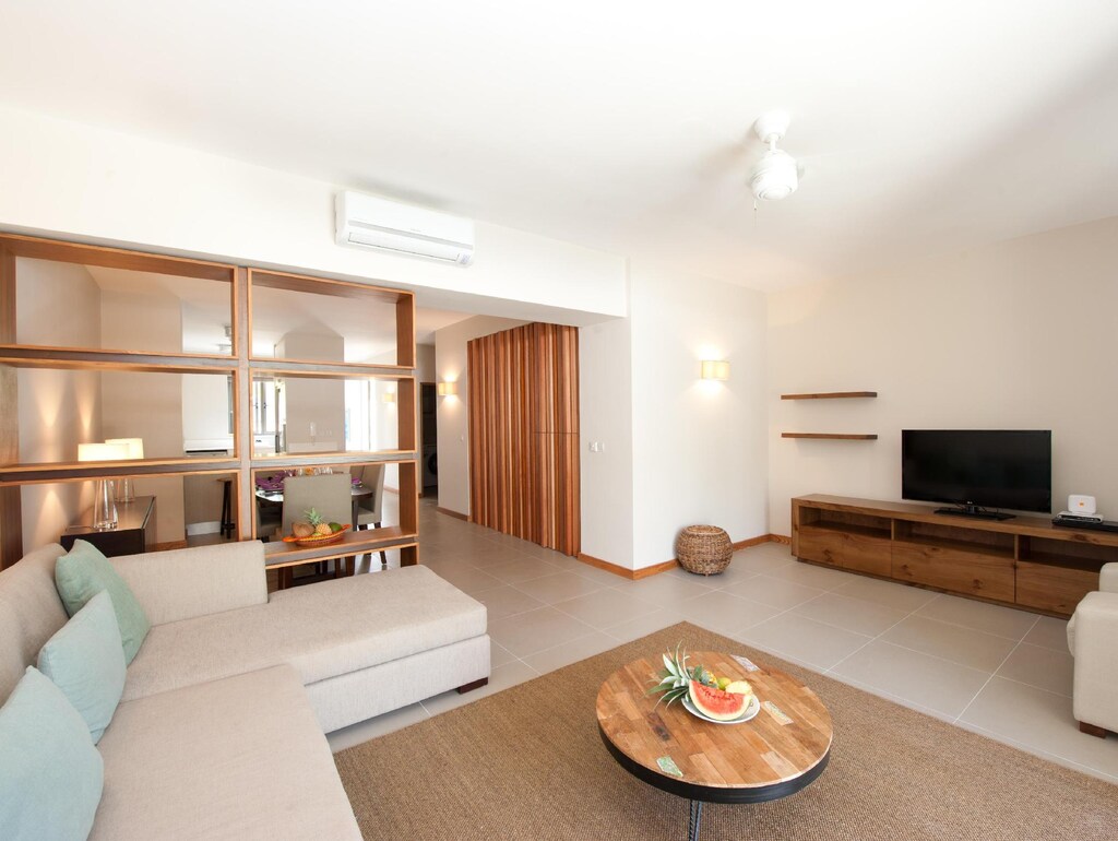 Junior Suites Sofa