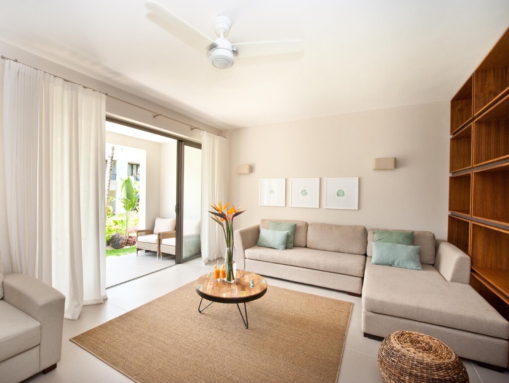 Junior Suites Sofa2