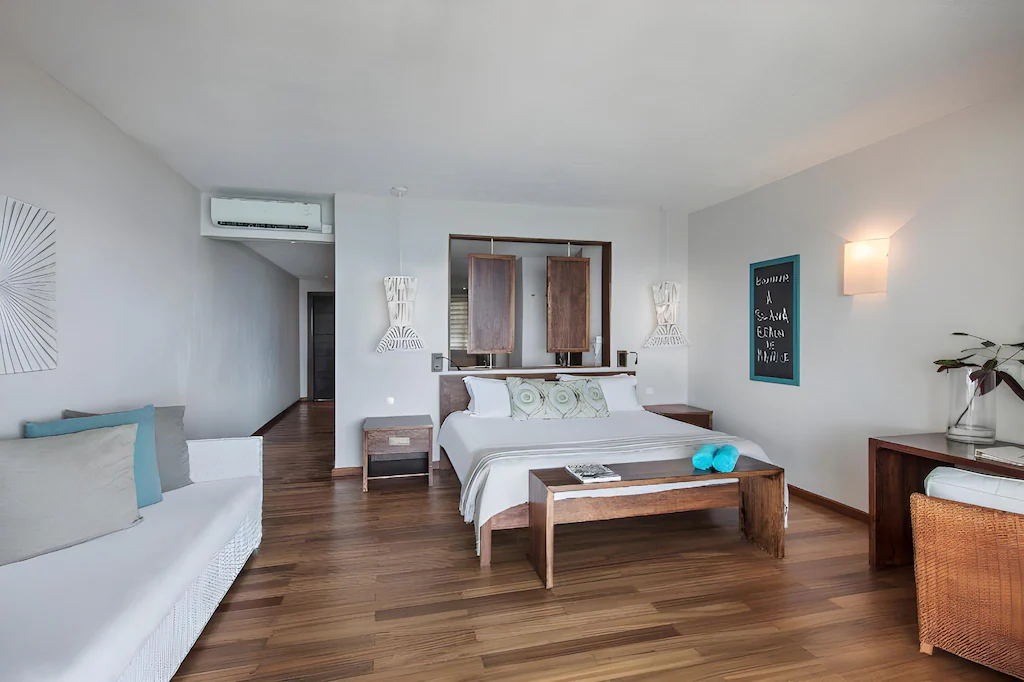 Junior Suites bed2