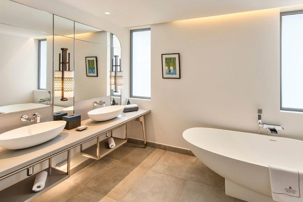 Luxury Villas bathtub