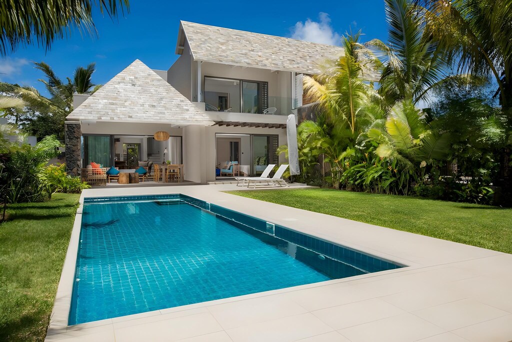 Prestige Villas [pool