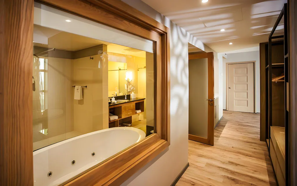 Superior Rooms Bathtub