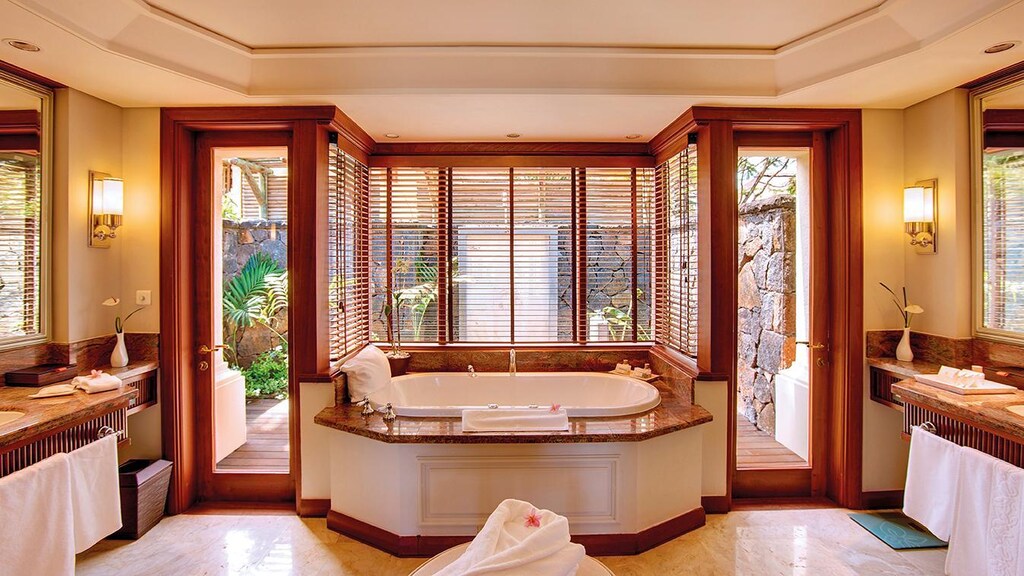 Villas on Stilts Over Water Shower