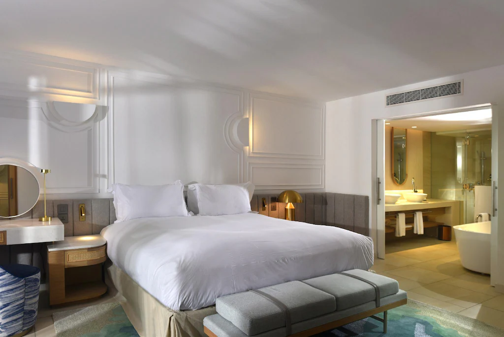 opera Suite bedroom