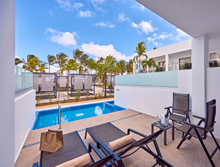 Junior-Suite-Swim-Up-Elite-Club-5