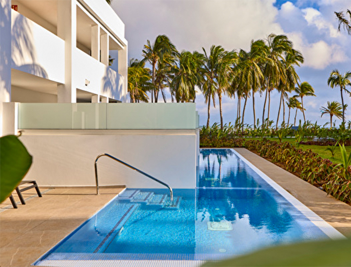 Junior-Suite-Swim-Up-Elite-Club-6