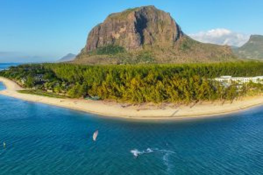 beachfront-resort-and-le-morne-mountain-le-morne