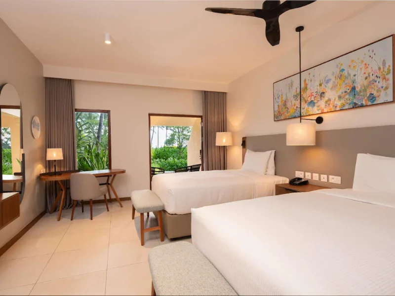 Deluxe Seafront Room