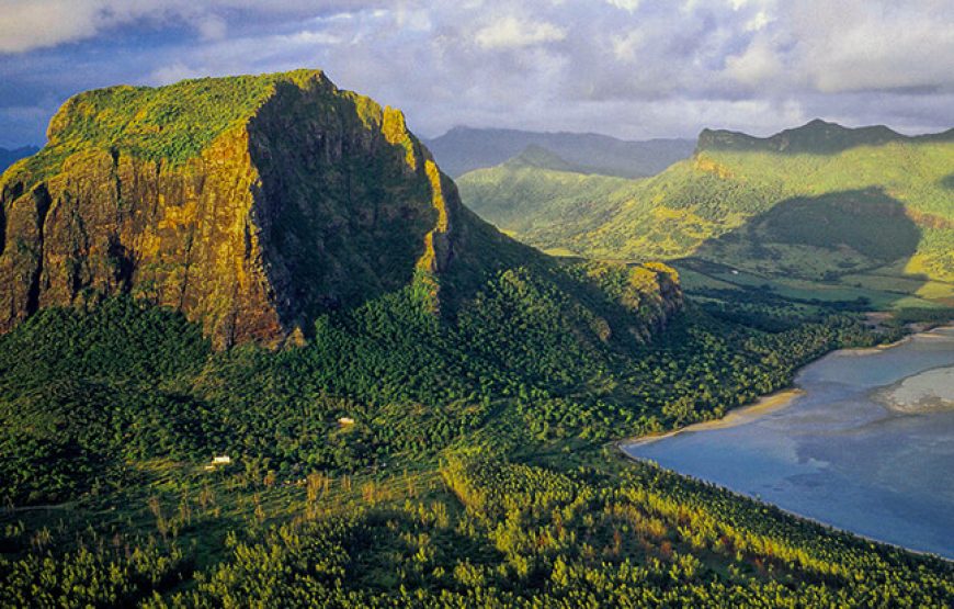 Le Morne Brabant Hike UNESCO: Secret Trails and Viewpoints Revealed