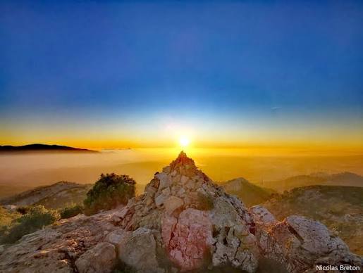Le Pouce Mountain Sunrise and Sunset Hike